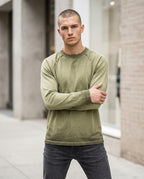 Zumieze - Nufar | Garment-Dyed Raglan-Sleeve Sweatshirt Men