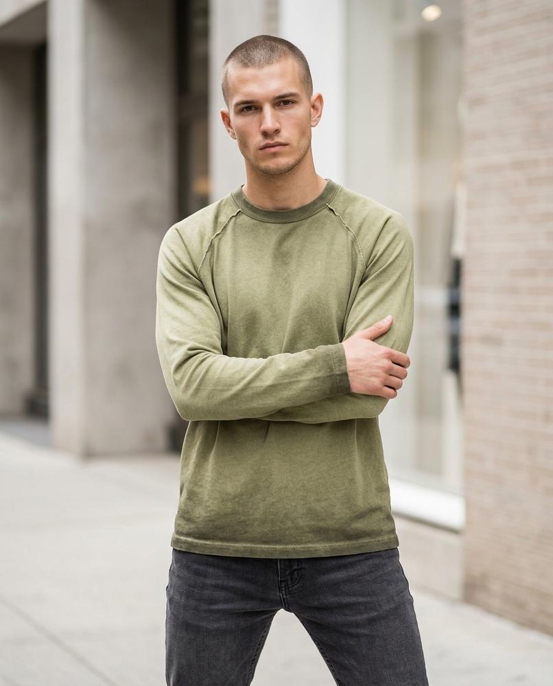 Zumieze - Nufar | Garment-Dyed Raglan-Sleeve Sweatshirt Men