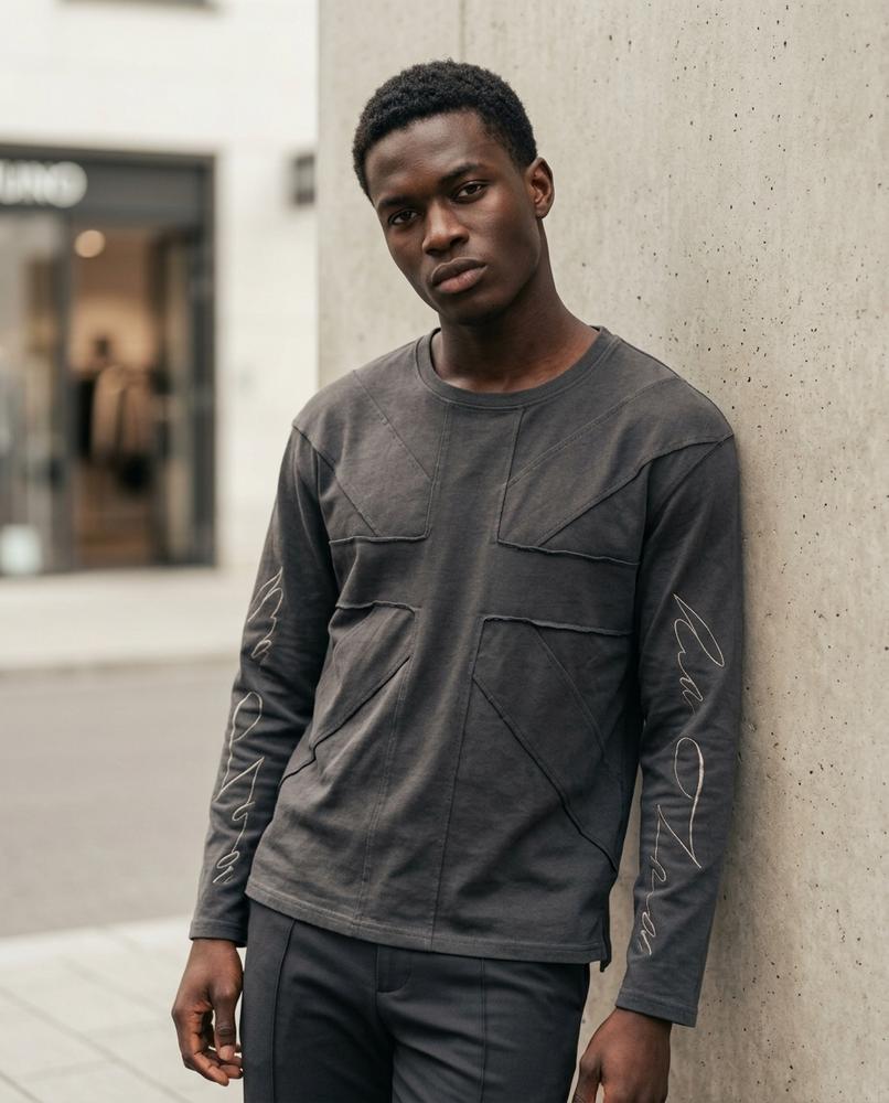 Zumieze - Tavin | Paneled Embroidered T-Shirt Men
