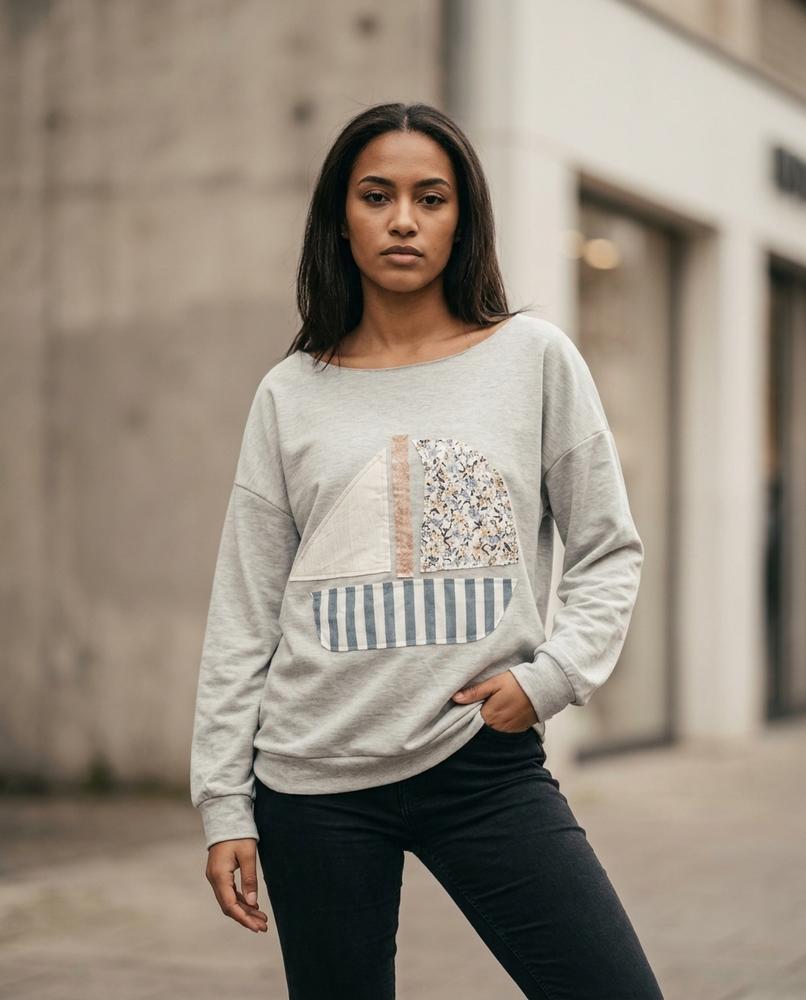 Zumieze - Lesin | Appliquéd Boat Neck Sweatshirt Women