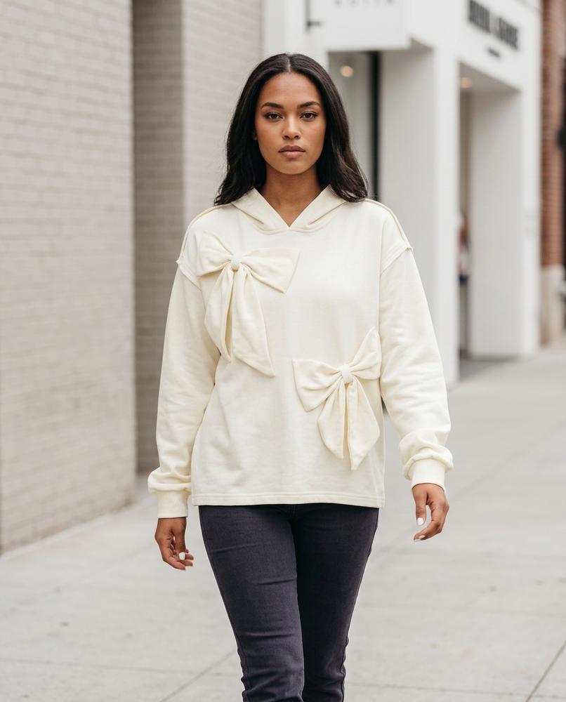 Zumieze - Dasil | Loose-Fit Bow-Appliqué Hoodie Women