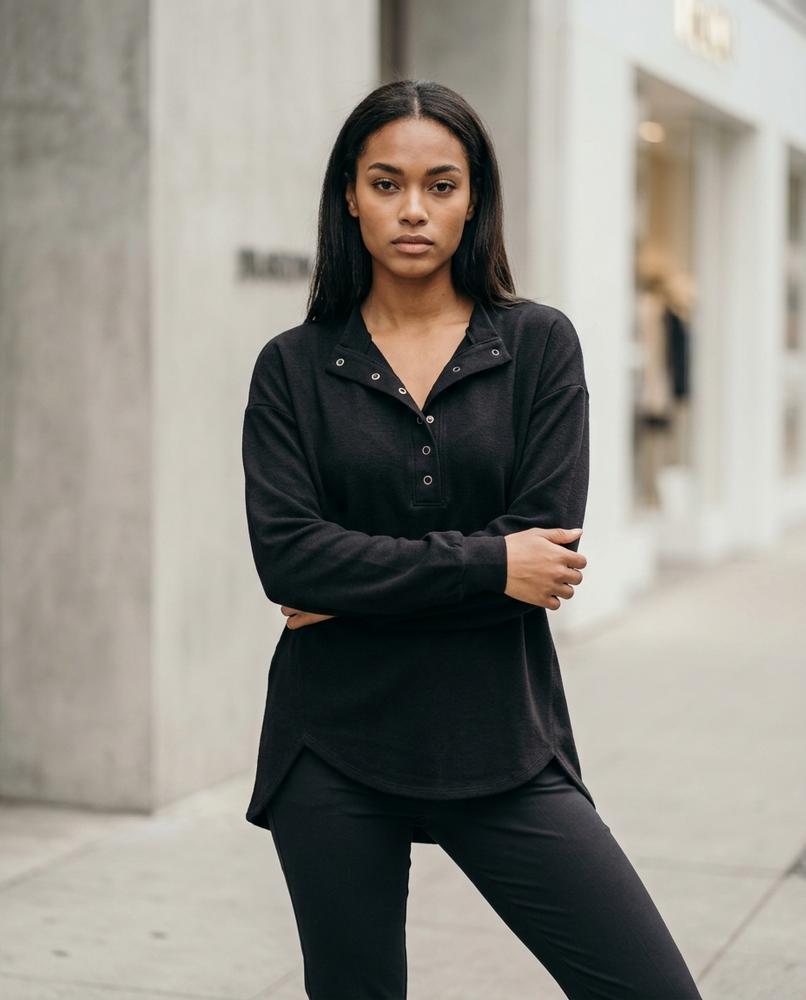 Zumieze - Tilen | High-Collar Button-Placket Sweatshirt Women