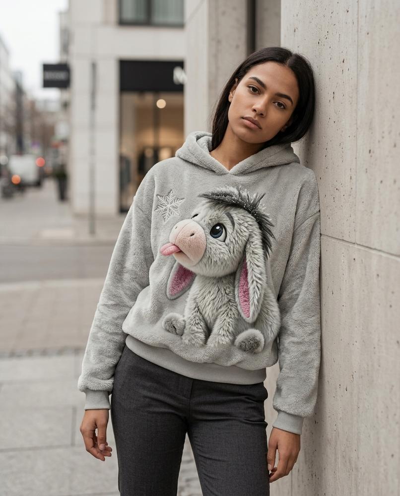 Zumieze - Zelev | Plush Appliquéd Hoodie Women
