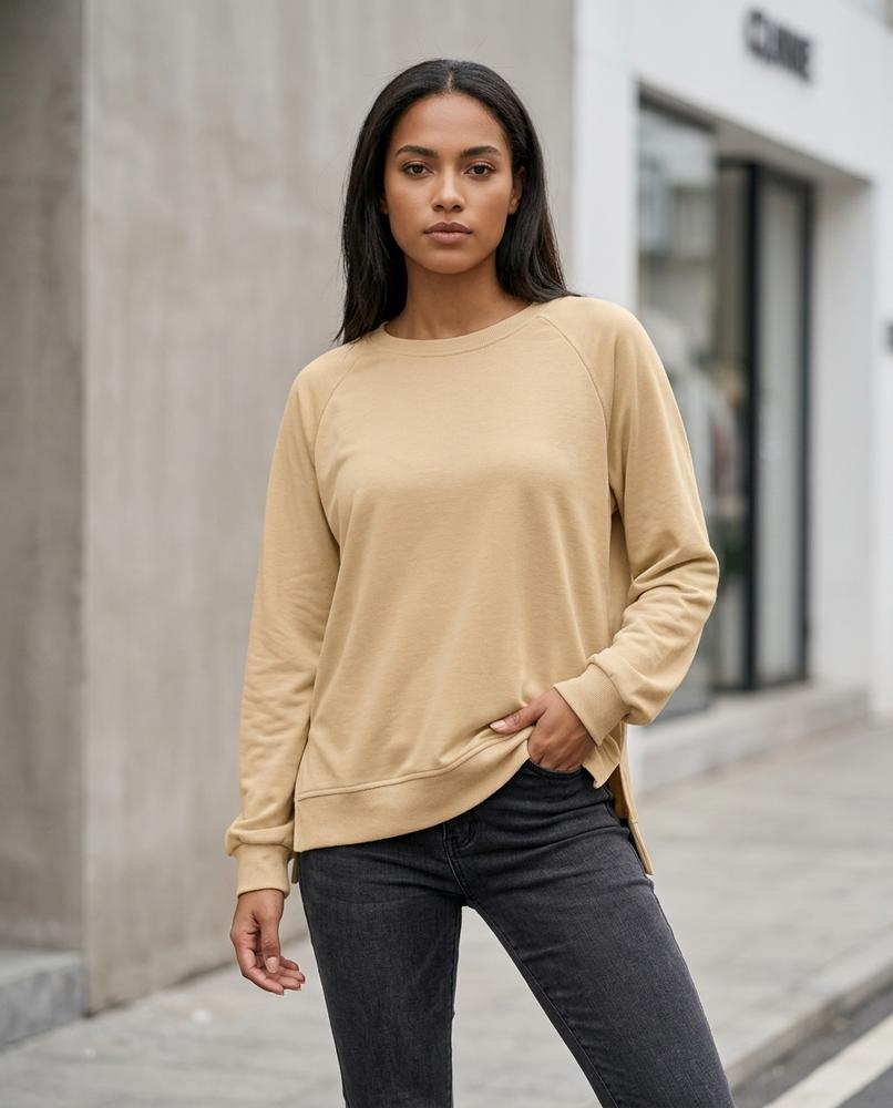 Zumieze - Coran | Raglan Sleeve Side-Slit Sweatshirt Women