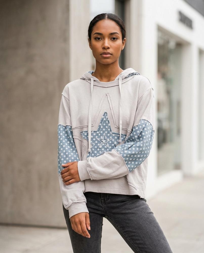 Zumieze - Yozan | Patched Star-Applique Hoodie Women