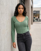 Zumieze - Tisil | Ribbed Fitted Sweater Women