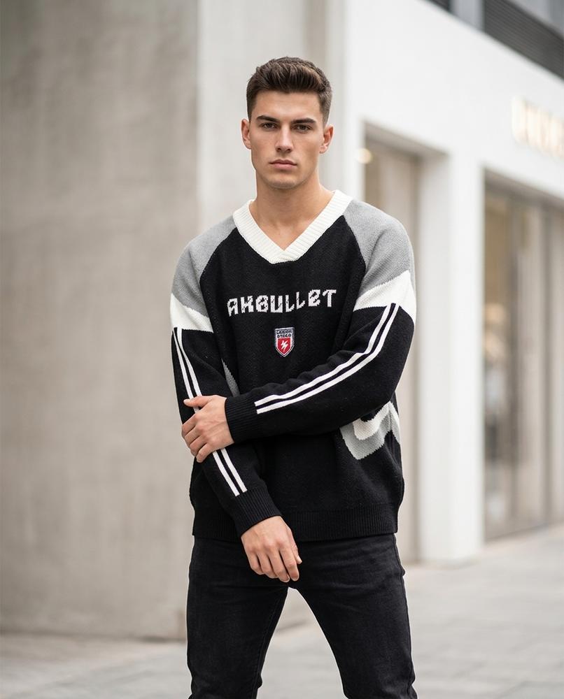 Zumieze - Ladar | Knitted V-Neck Sweater Men